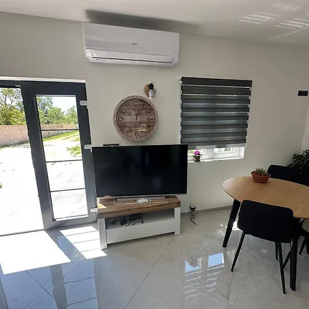 House In Nature Urban Medulin Будинок відпочинку