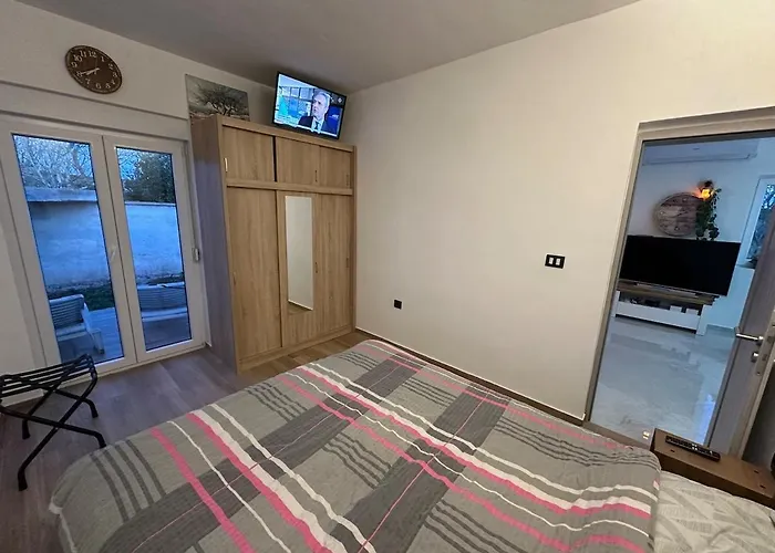 House In Nature Urban Medulin Будинок відпочинку *