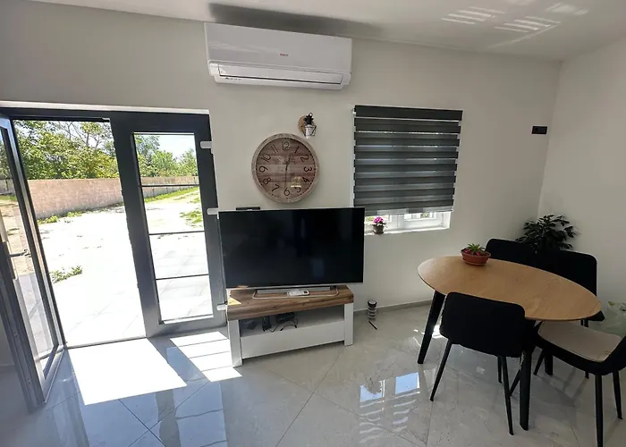 House In Nature Urban Medulin Будинок відпочинку