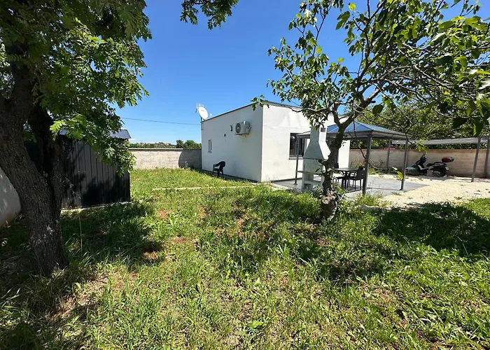 House In Nature Urban Medulin Будинок відпочинку Пула