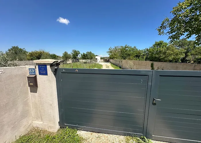 Будинок відпочинку House In Nature Urban Medulin